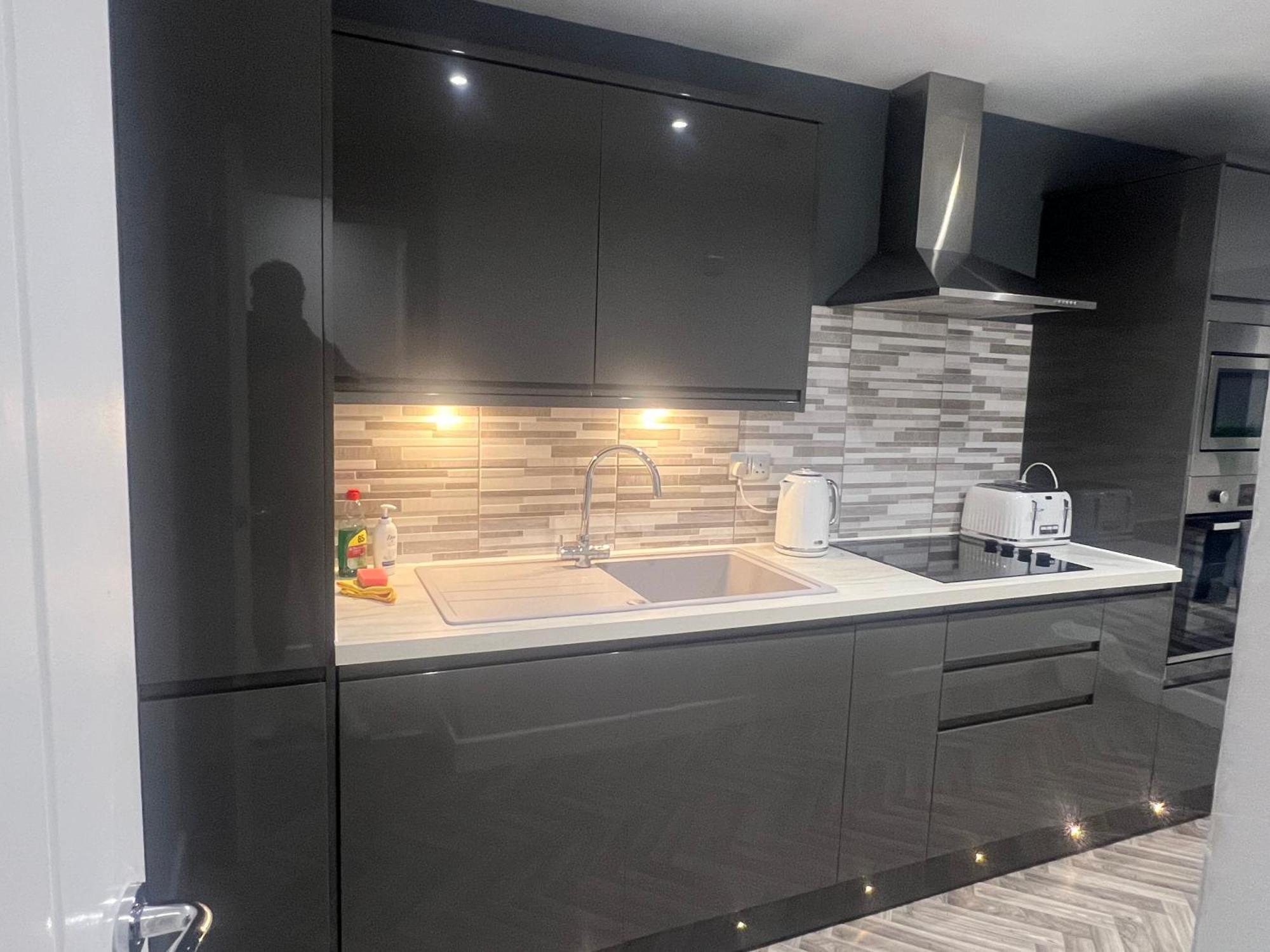 Appartamento Broadway Retreat With Free Parking Herne Bay Esterno foto