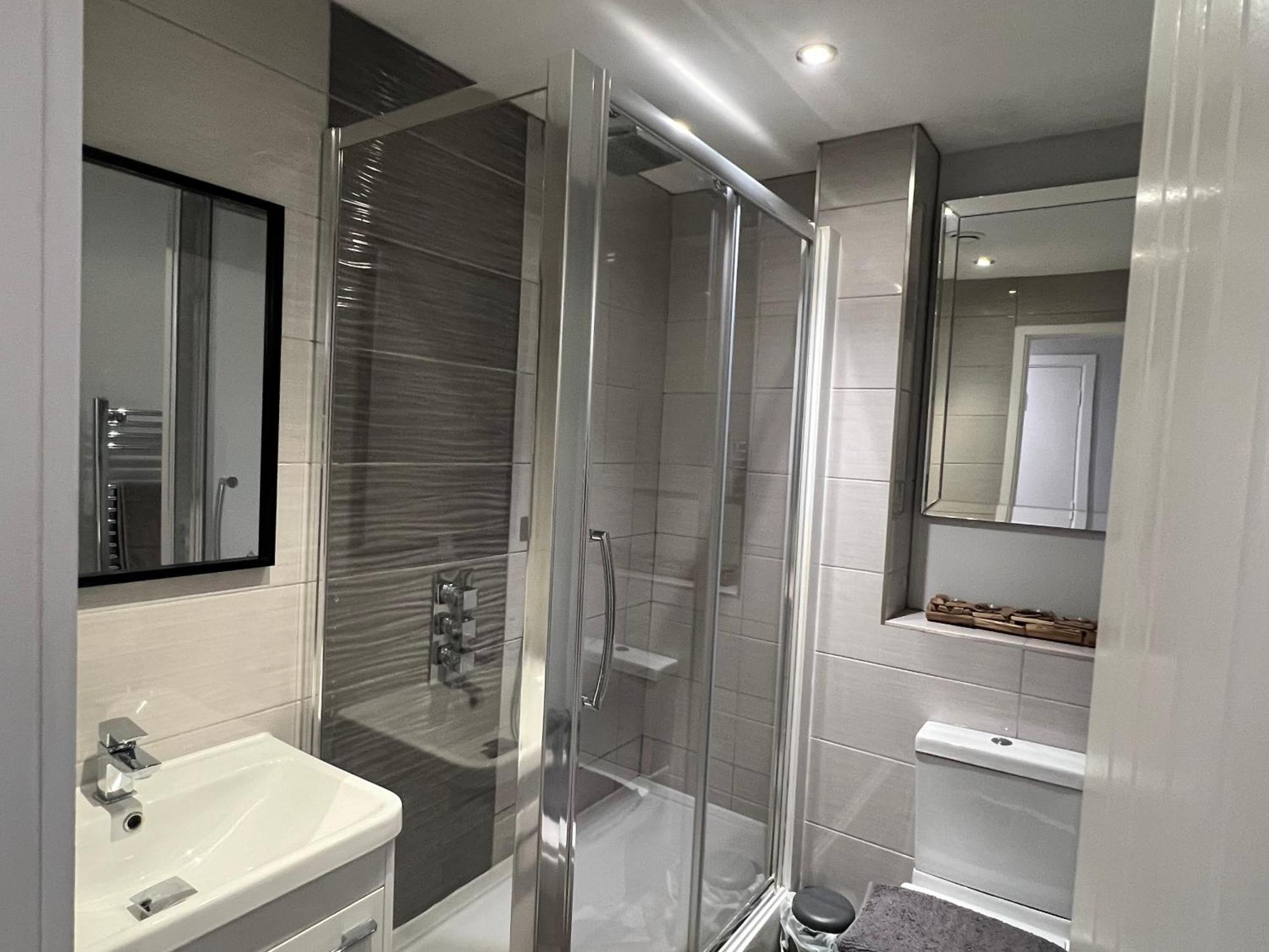 Appartamento Broadway Retreat With Free Parking Herne Bay Esterno foto